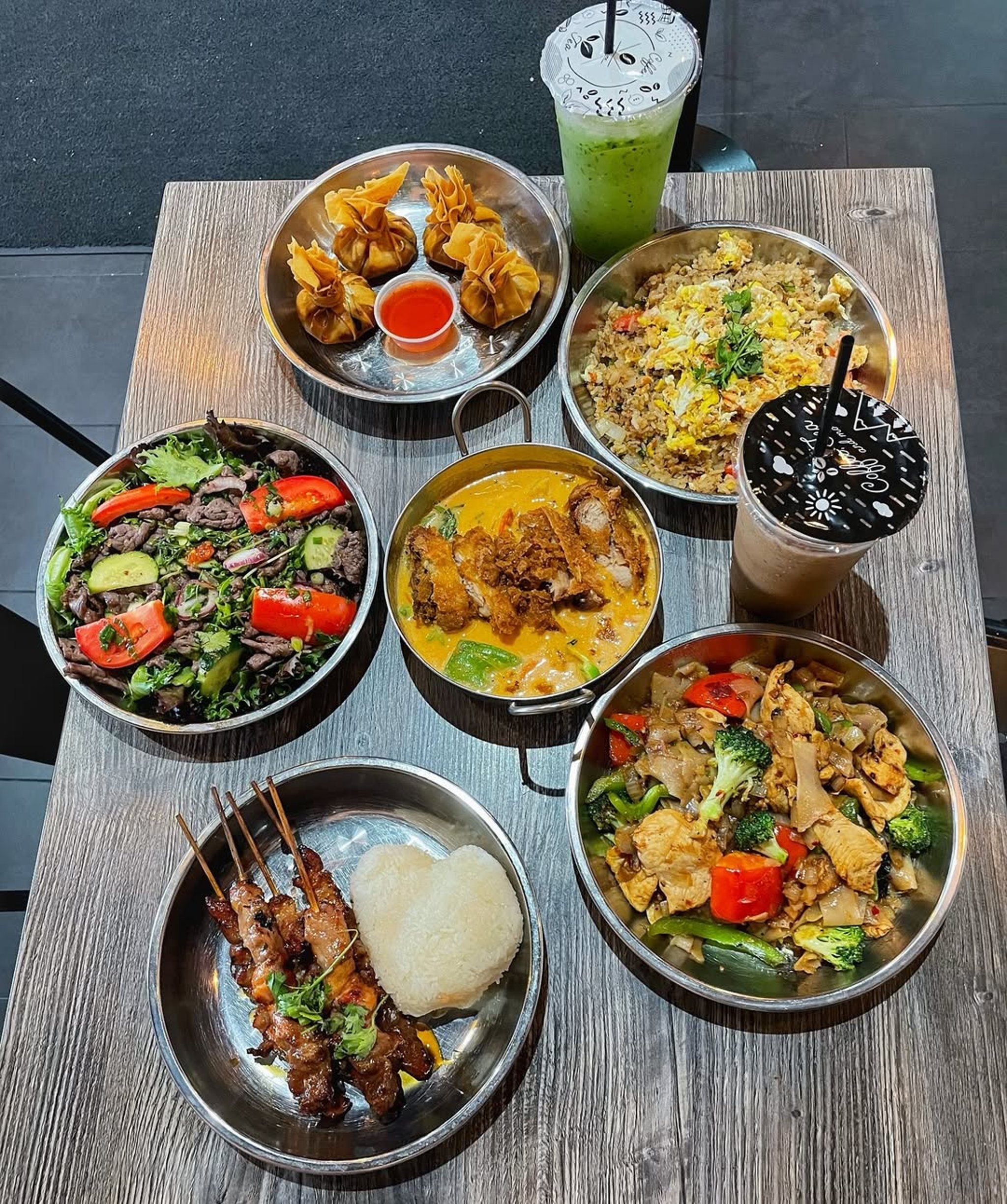 At Munch Thai Food & Sweet Tea, we bring the vibrant, authentic flavors of Thailand to the heart of Anaheim.