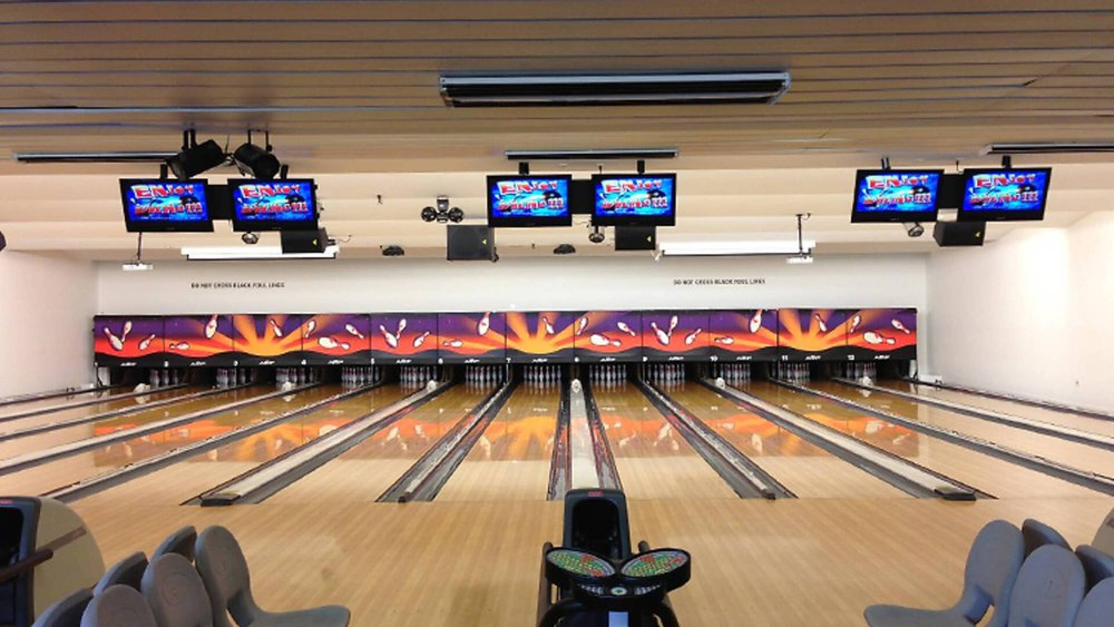 Joyride Pizza Bowling Center @ Yerba Buena