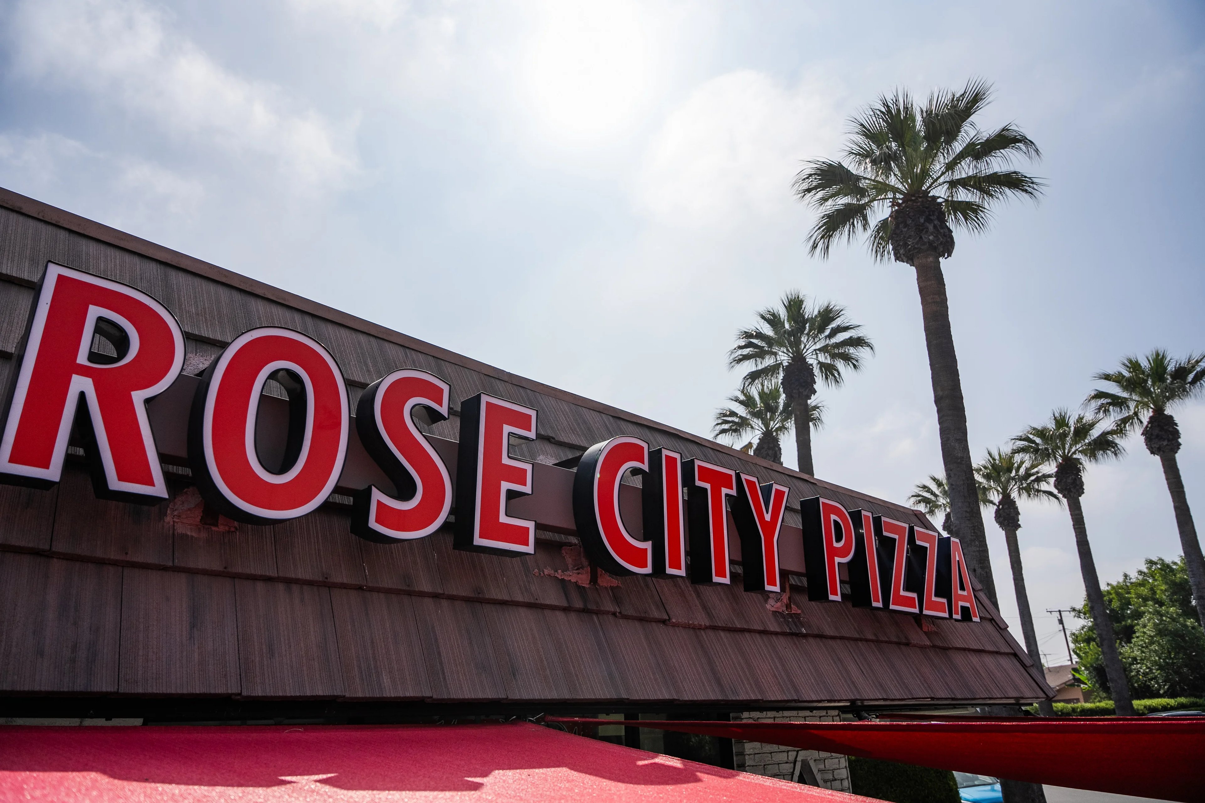 Rose City Pizza sign