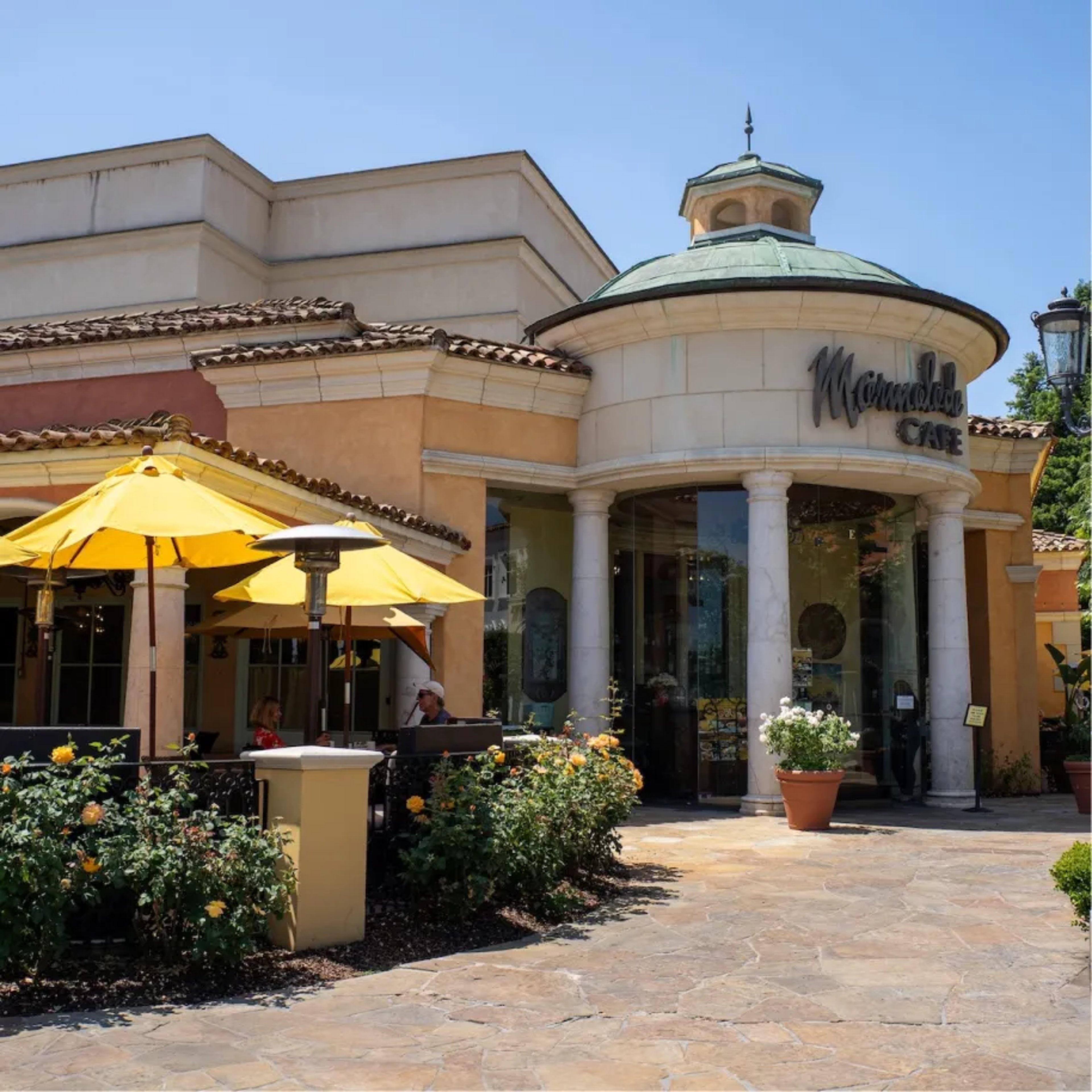 Marmalade Cafe Calabasas restaurant interior