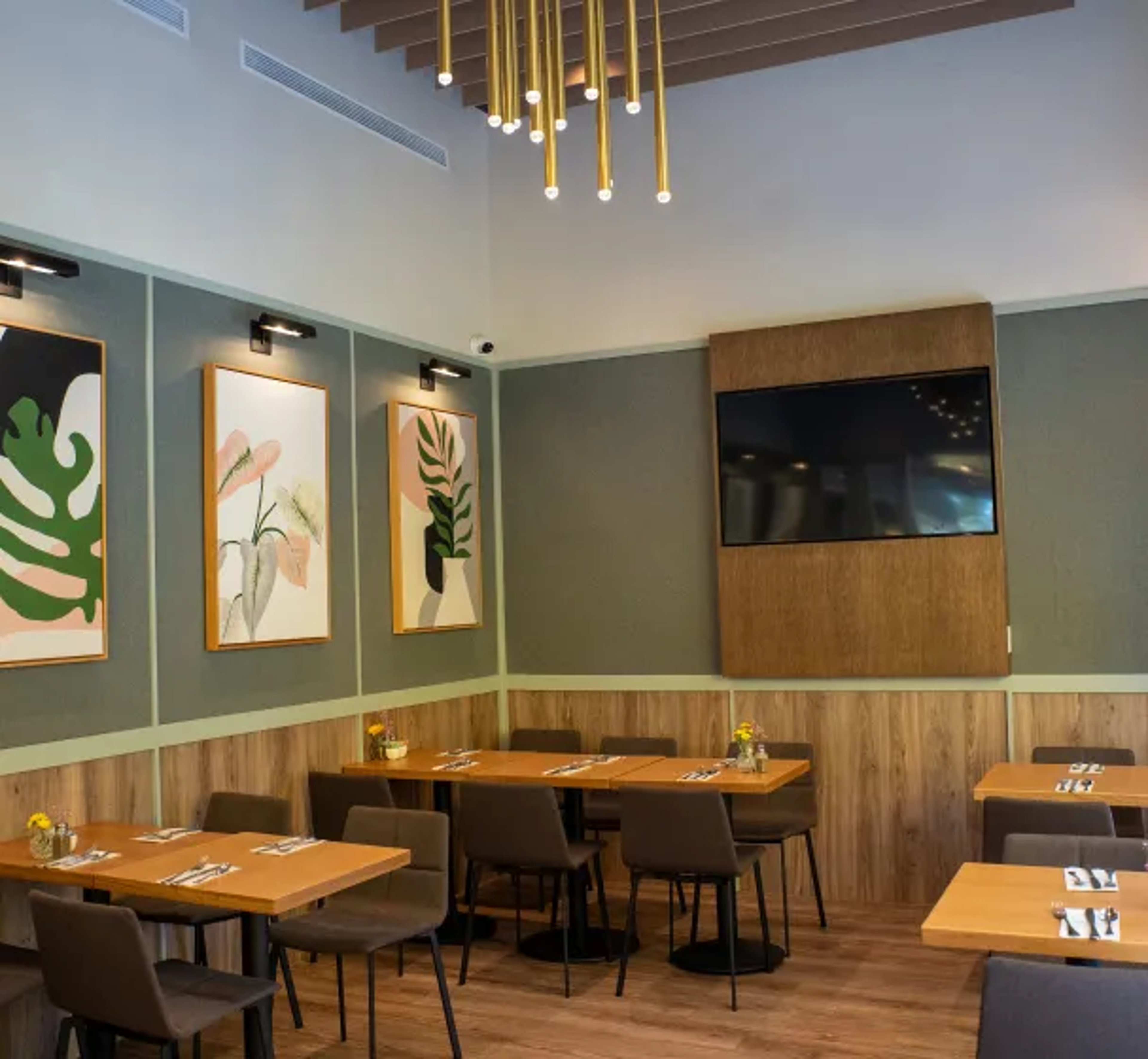 Dining room at Marmalade Cafe Westlake Village