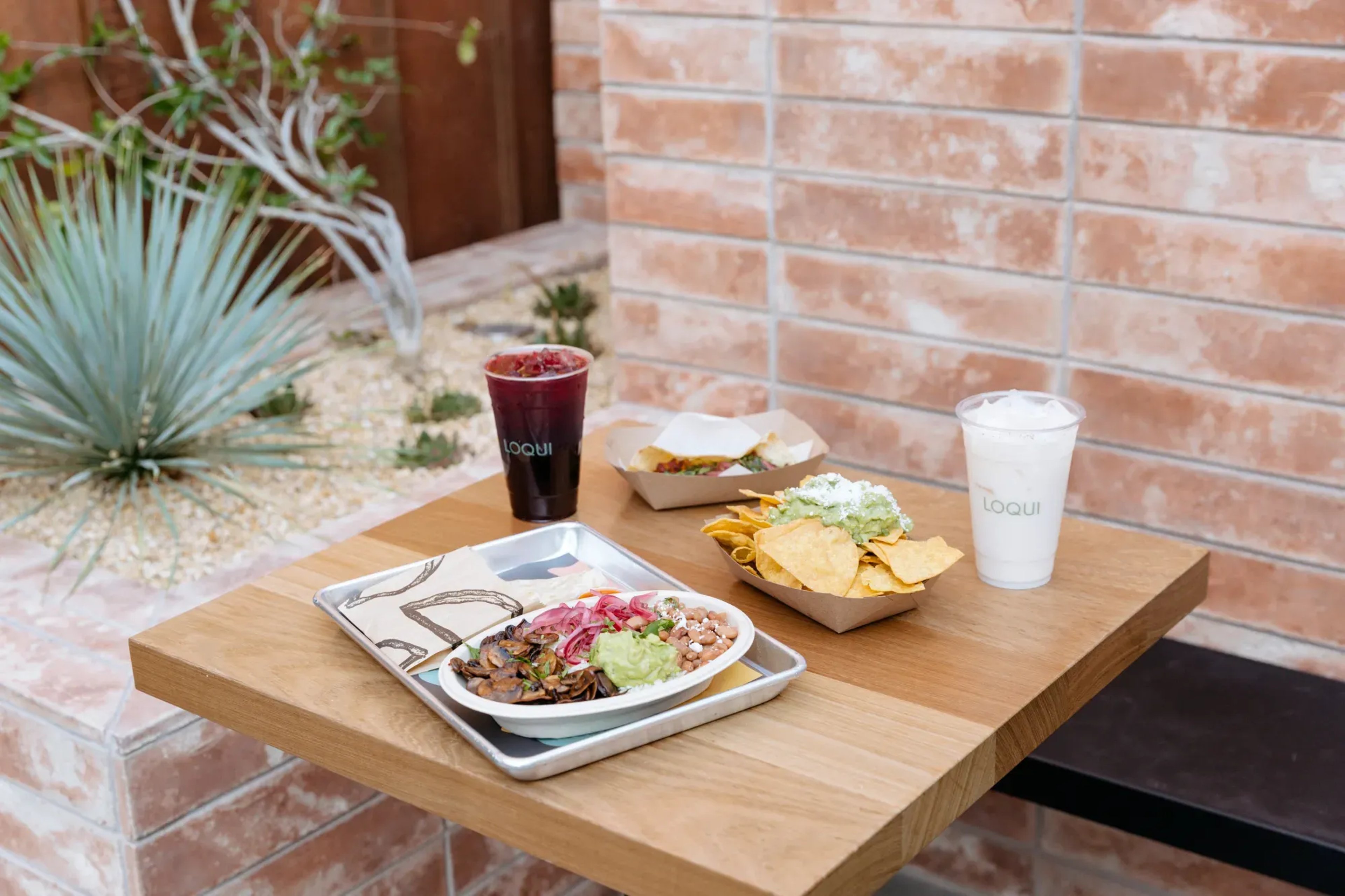 LOQUI mobile app promotion background