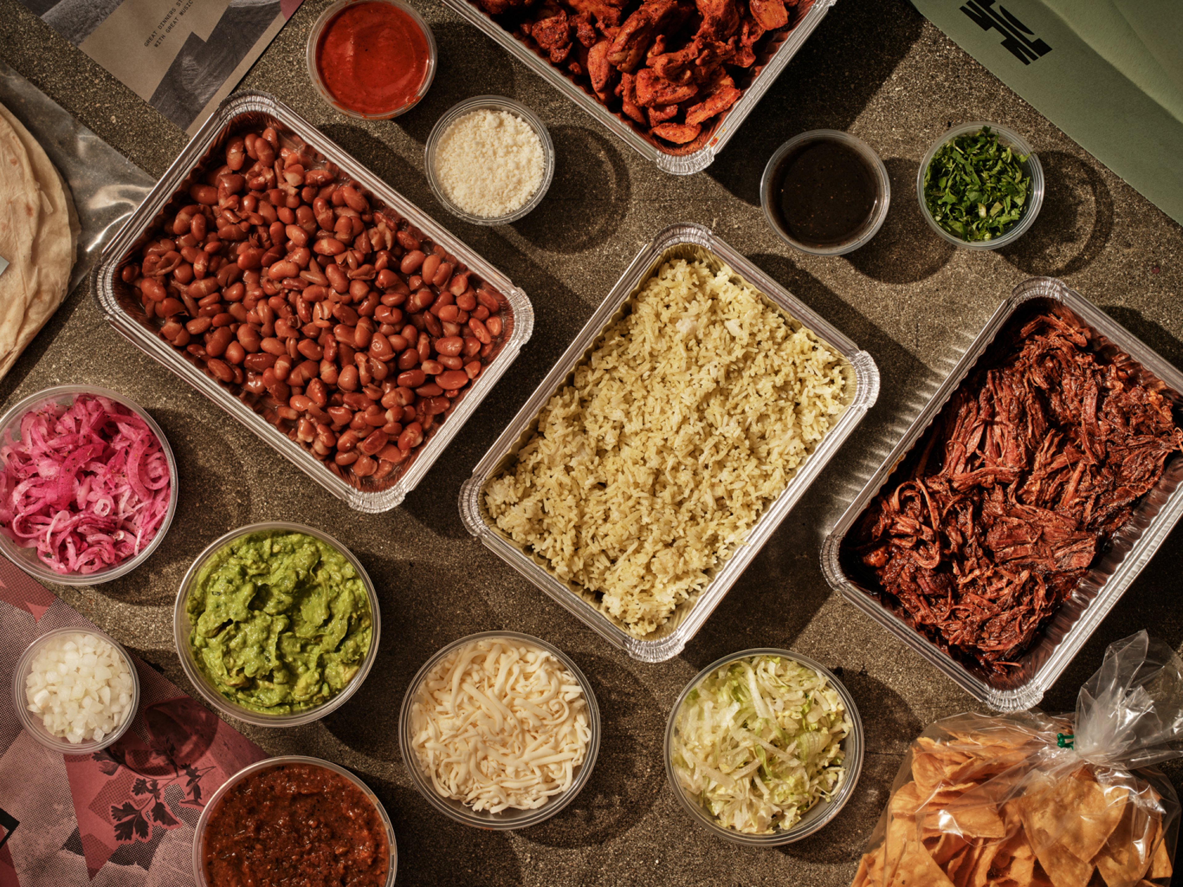 LOQUI catering spread background