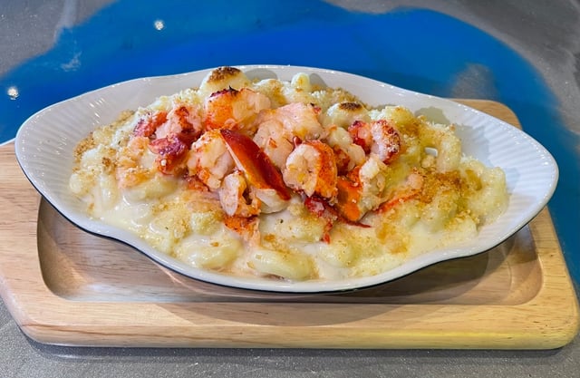 LOBSTER MAC & CHEESE