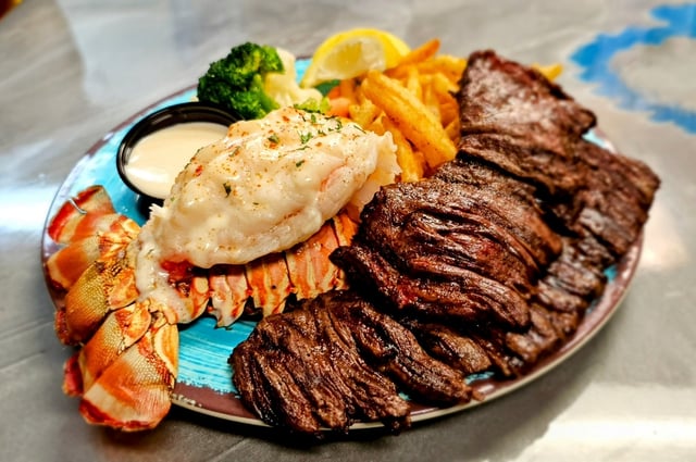 8oz. LOBSTER & ENTRANA