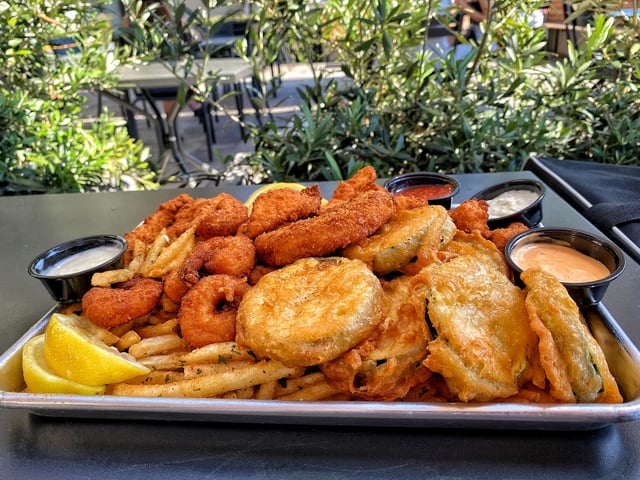 FRIED SEAFOOD SAMPLER