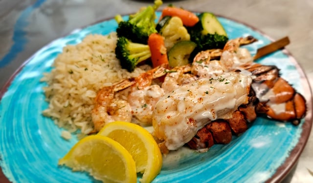 4oz MAINE LOBSTER & SHRIMP SKEWER